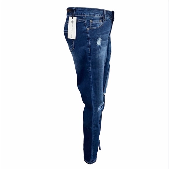 Distressed Skinny Jeans - Picture 9 of 16